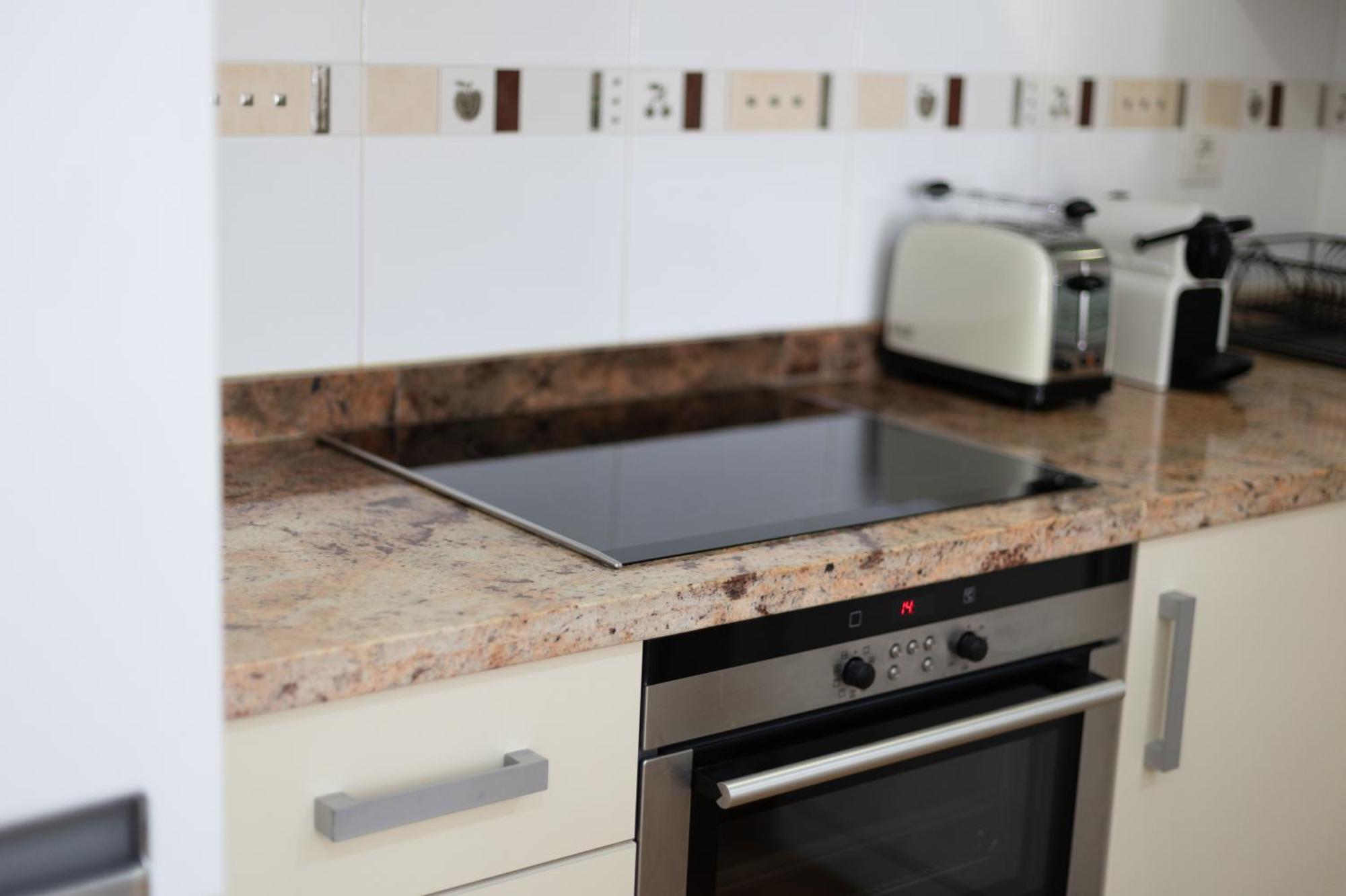 Fivestepstosea - Beach Apartment Valenza Esterno foto