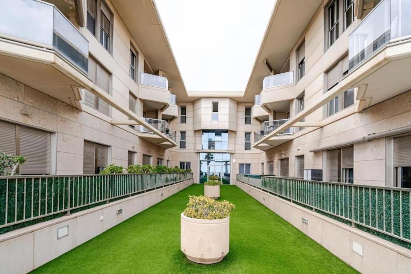 Fivestepstosea - Beach Apartment Valenza Esterno foto